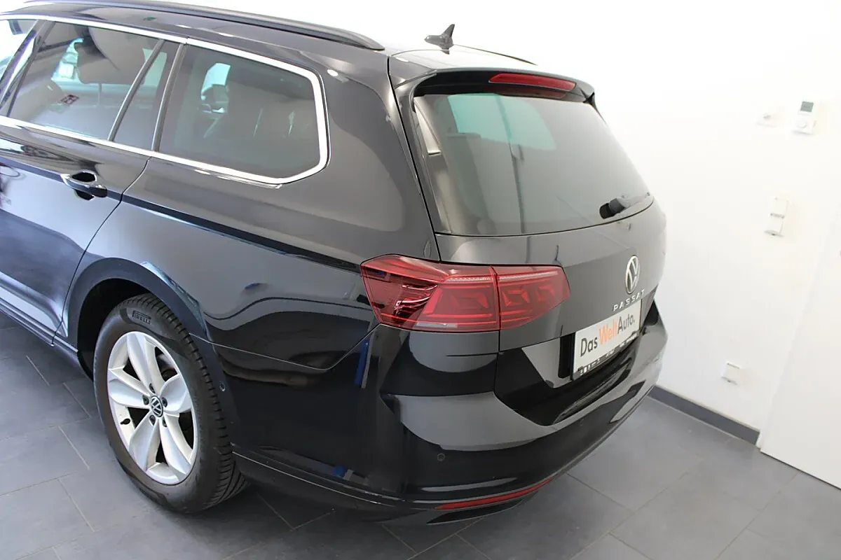 Volkswagen Passat 2023 photo 3