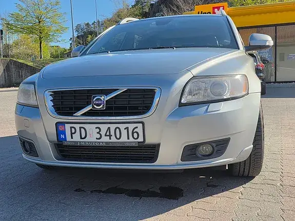 Volvo V50 2010 photo 2