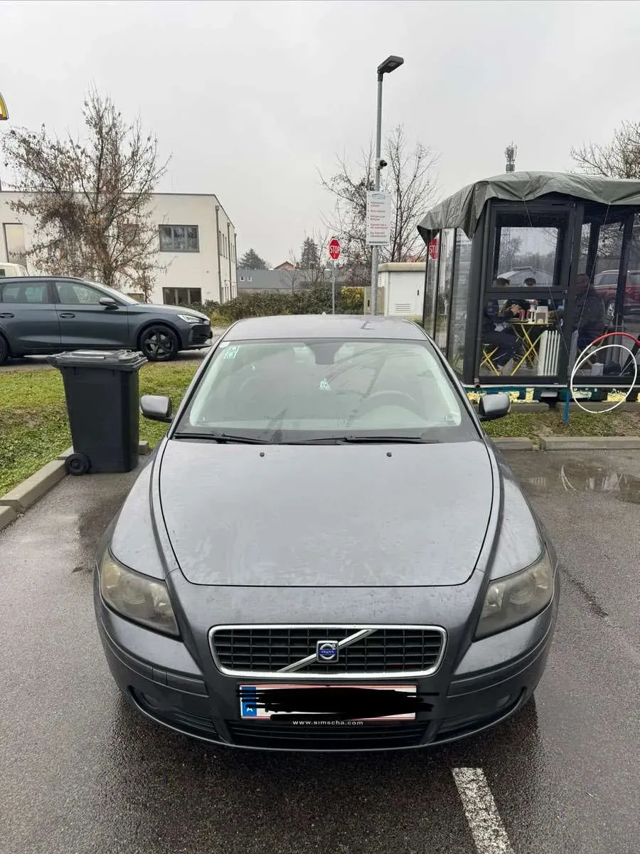 Volvo S40 2005 photo 2