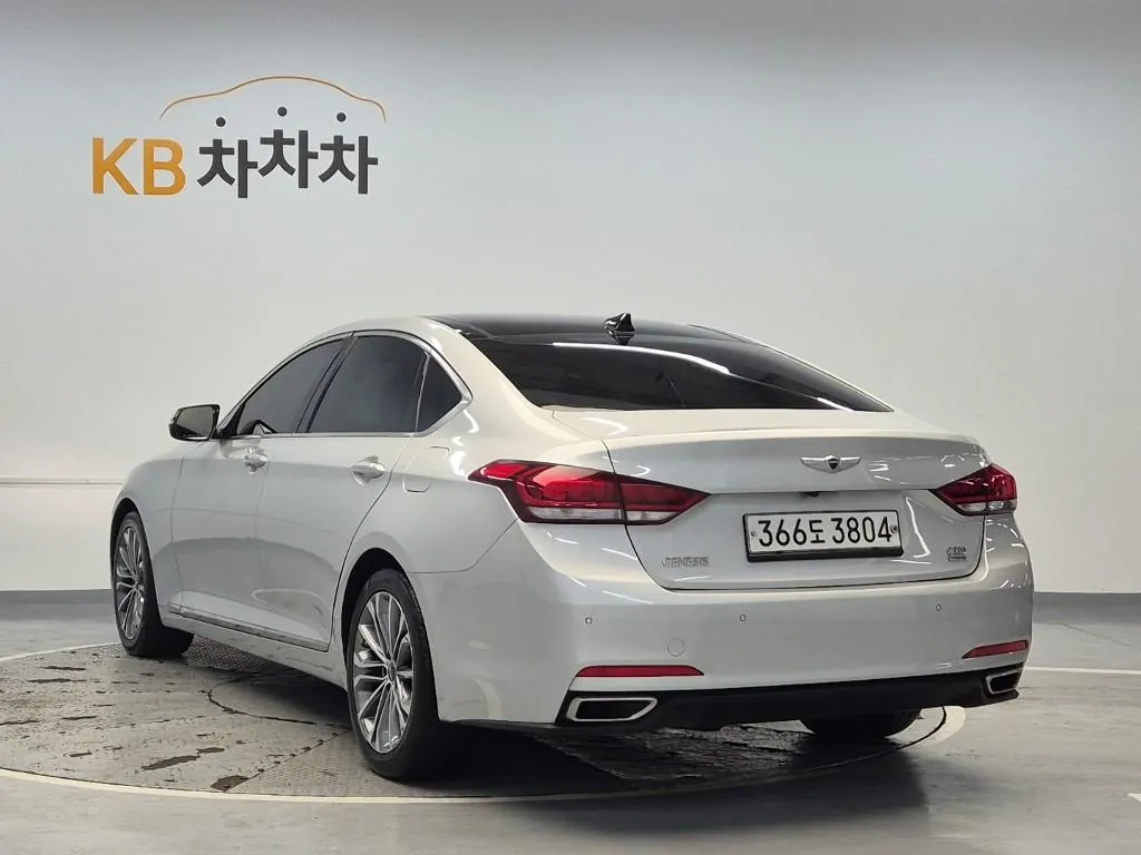 Hyundai Genesis 2016 photo 2