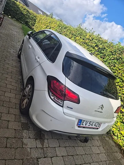 Citroen C4 2016 photo 2