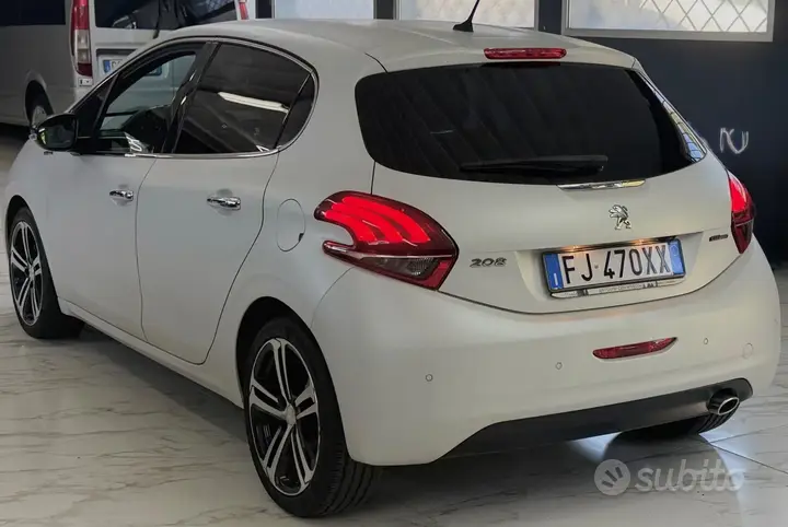 Peugeot 208 2017 photo 5