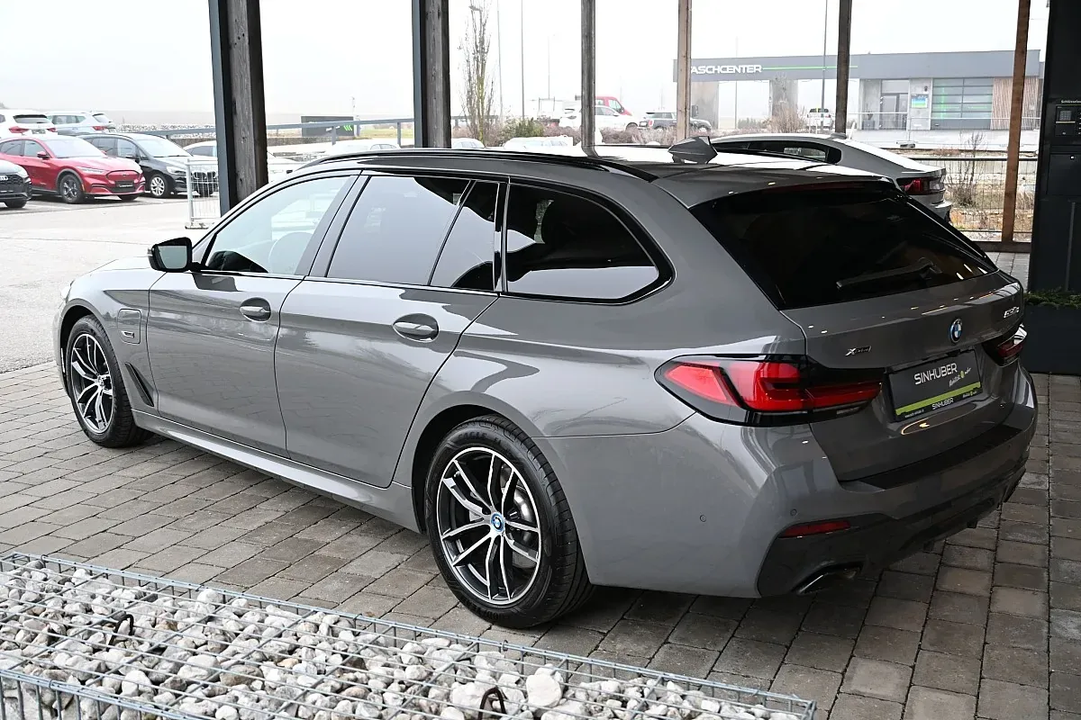 BMW 5 Series 2021 photo 3