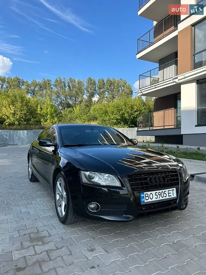 Audi A5 2010 photo 2