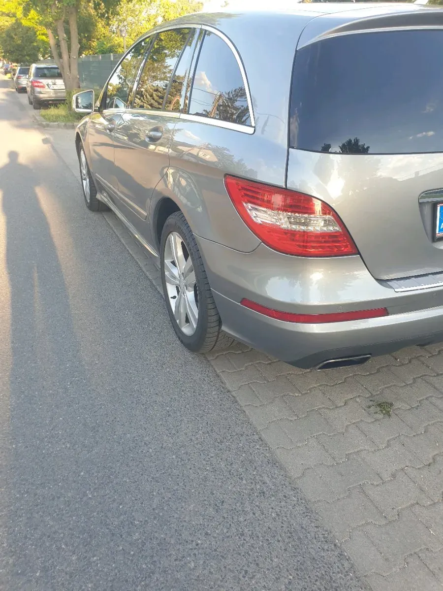 Mercedes-Benz R-Class 2011 photo 3
