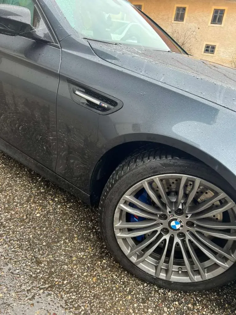 BMW 5 Series 2012 photo 3