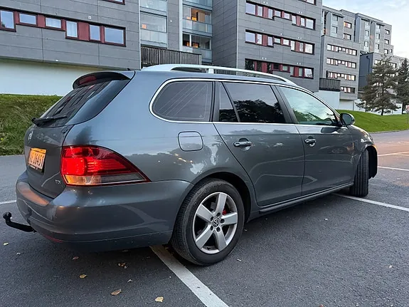 Volkswagen Golf 2010 photo 2