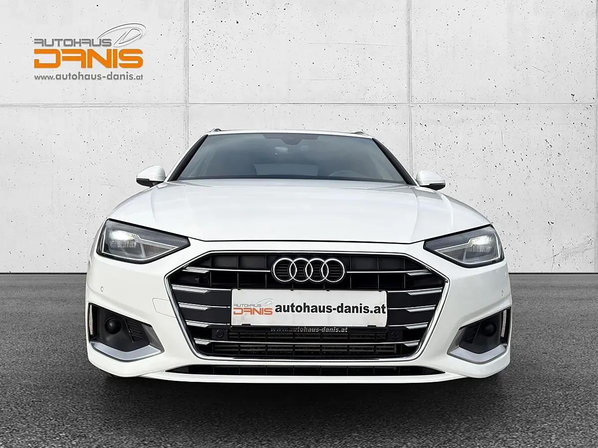 Audi A4 2023 photo 2
