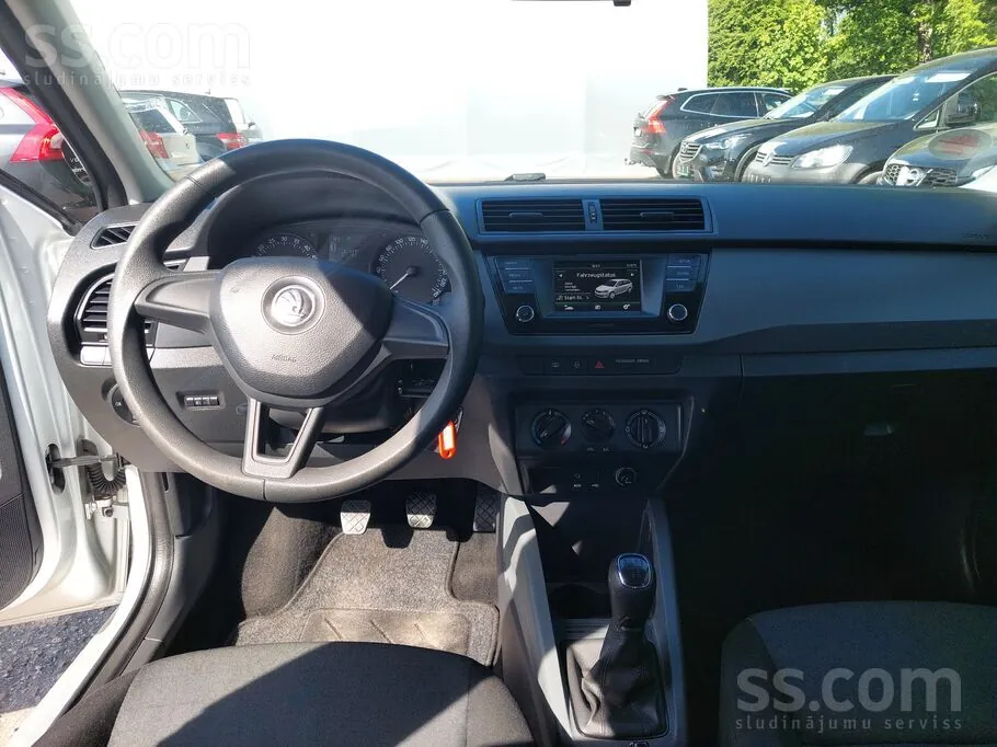 Skoda Fabia 2016 photo 5