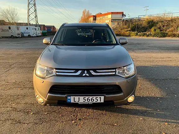 Mitsubishi Outlander 2013 photo 2