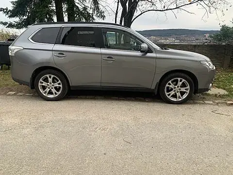 Mitsubishi Outlander 2013 photo 5