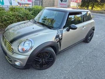 Mini Cooper S 2011 photo 2