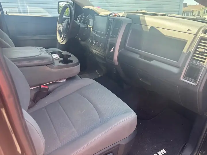 Dodge Ram 1500 2017 photo 2