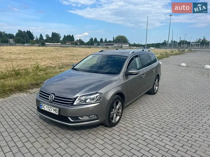 Volkswagen Passat 2013 photo 2