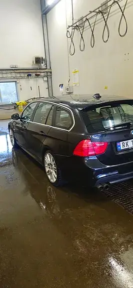 BMW 325I 2010 photo 3