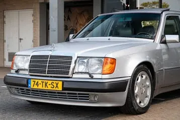Mercedes-Benz Eklasse 1992 photo 2
