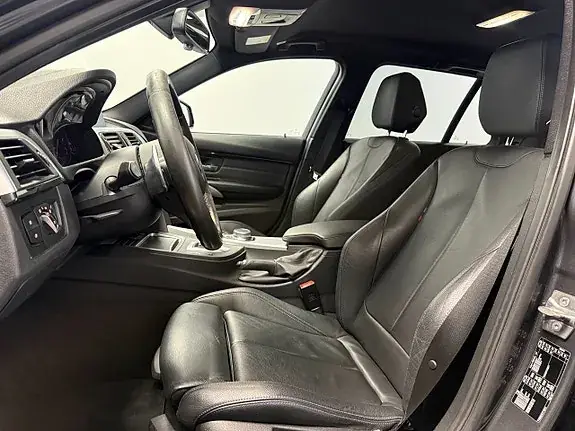 BMW 320I 2019 photo 4