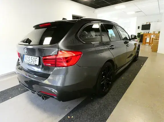 BMW 320I 2019 photo 2