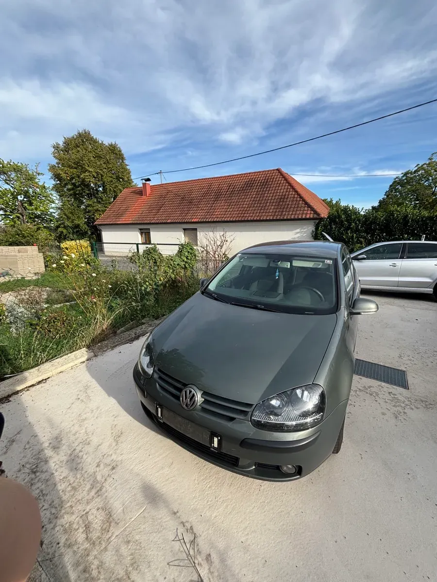 Volkswagen Golf 2004 photo 2