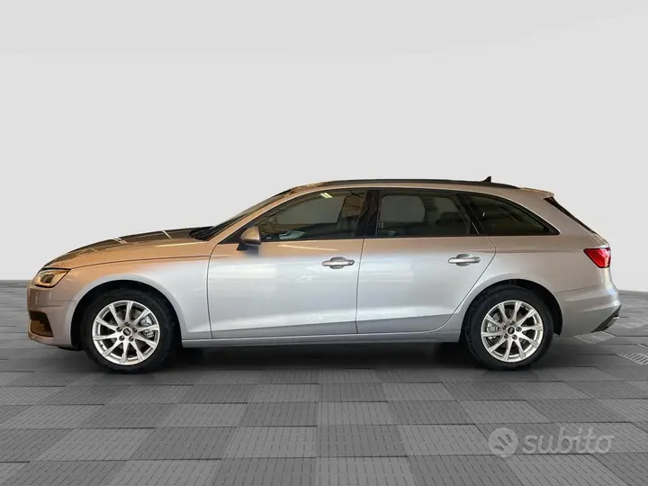 Audi A4 Avant 2022 photo 2