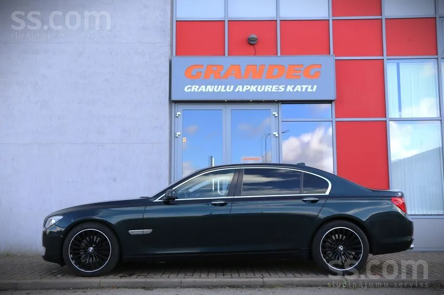 BMW 730 2009 photo 2