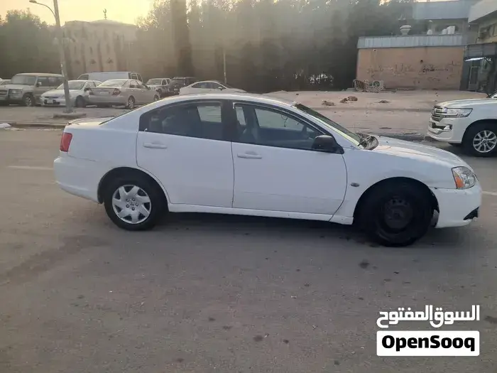 Mitsubishi Galant 2013 photo 4
