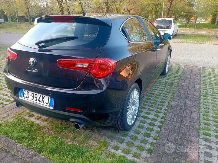Alfa Romeo Giulietta 2010 photo 4