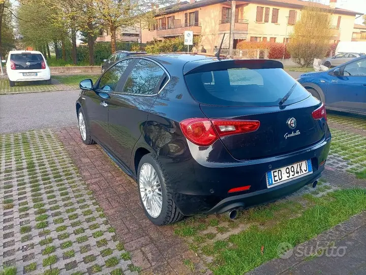 Alfa Romeo Giulietta 2010 photo 5