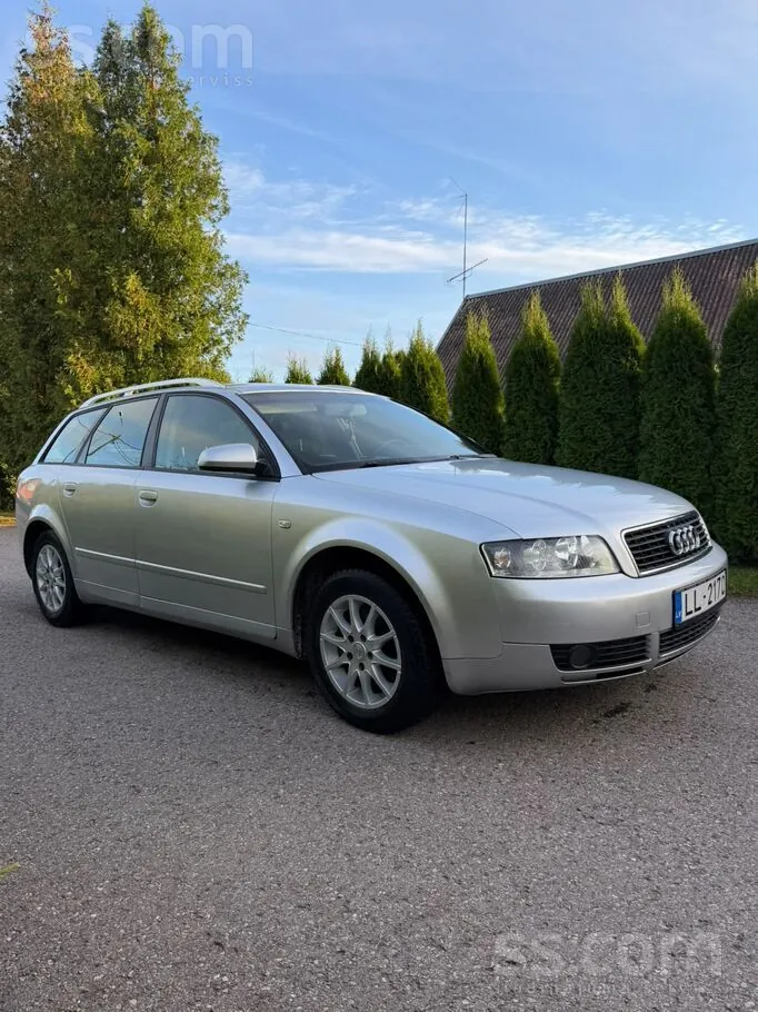 Audi A4 2004 photo 2