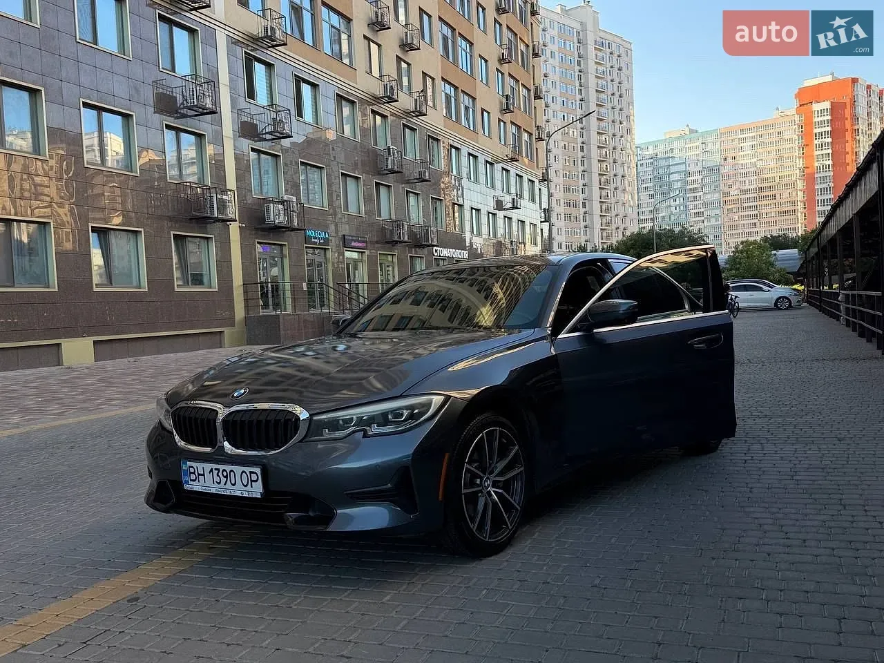 BMW 3 Series 2020 photo 2