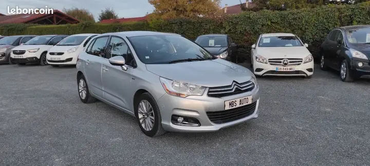 Citroen C4 2012 photo 2
