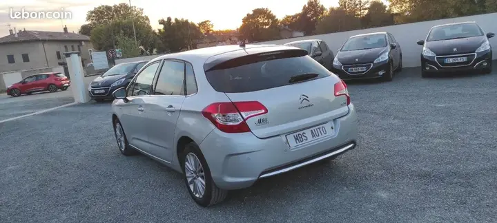 Citroen C4 2012 photo 3