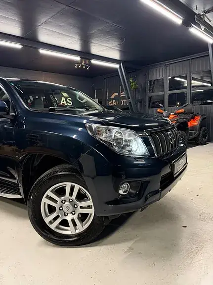 Toyota Land Cruiser 2010 photo 5
