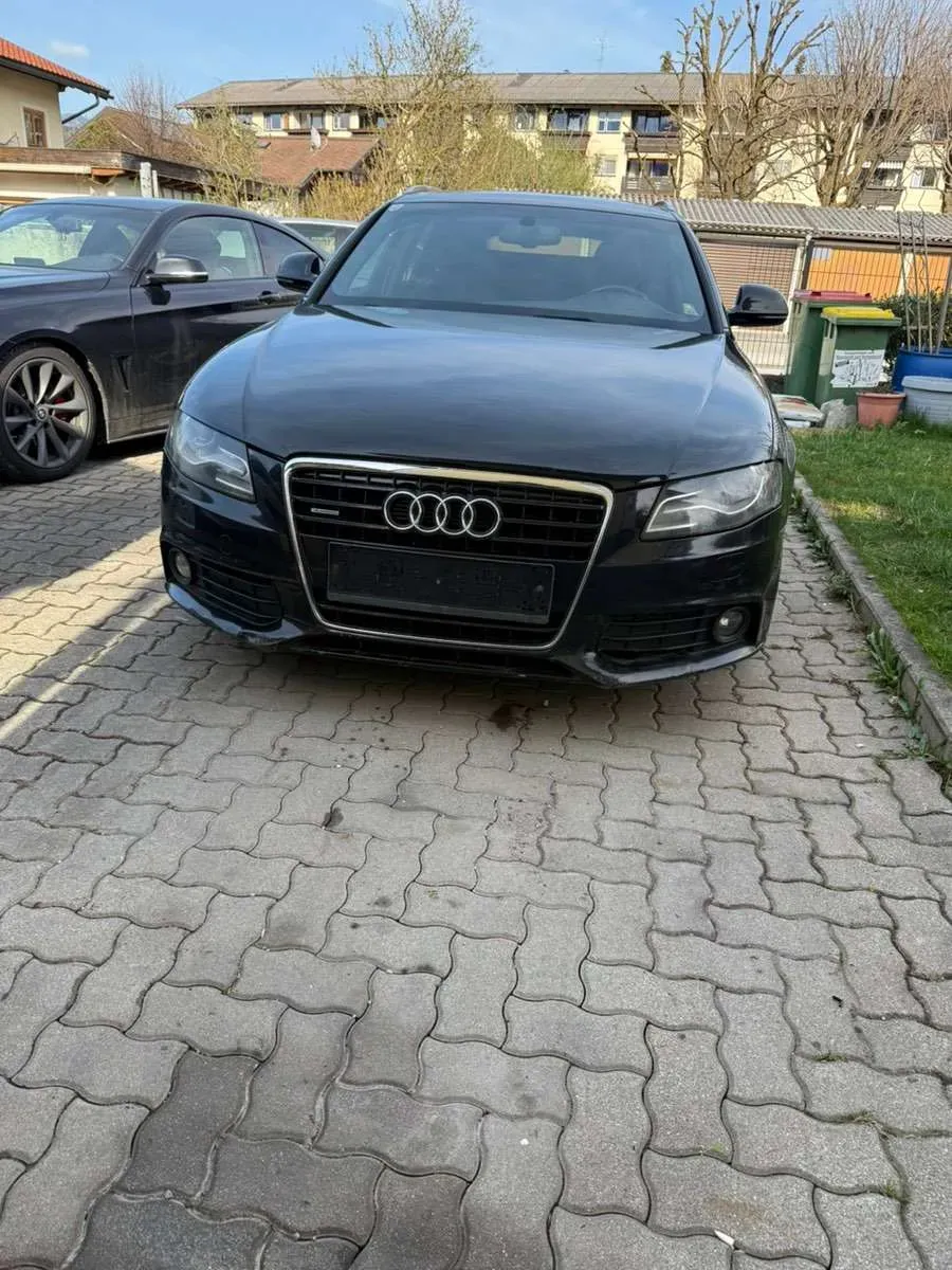 Audi A4 2009 photo 2