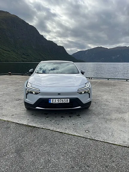 Polestar 4 2025 photo 4