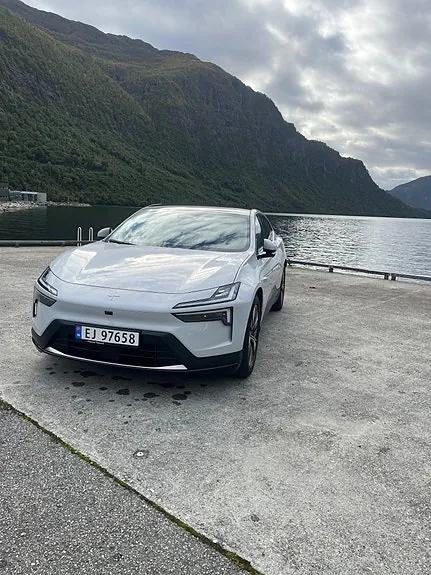 Polestar 4 2025 photo 3