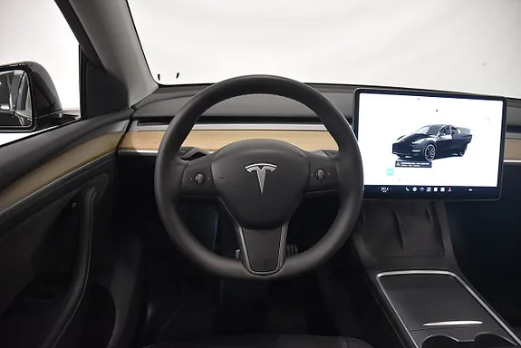 Tesla Model Y 2024 photo 2