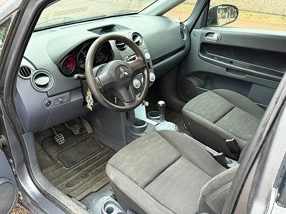 Mitsubishi Colt 2007 photo 4