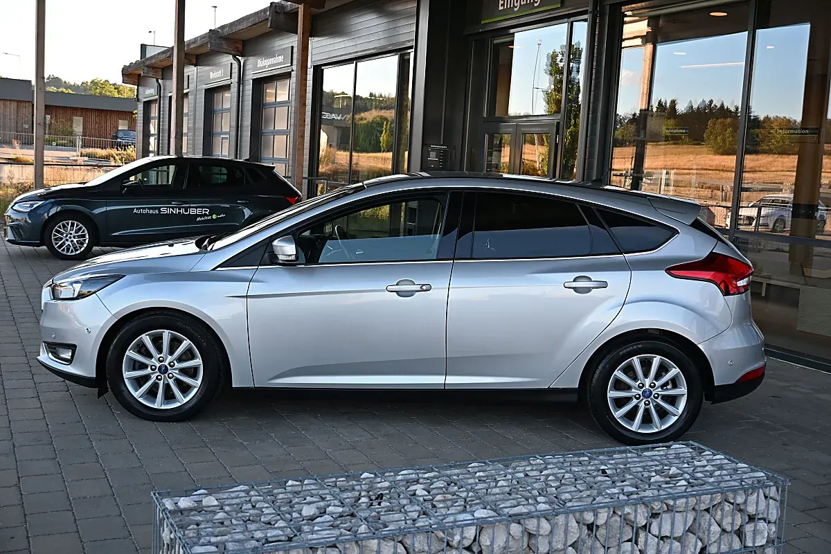 Ford Focus 2015 photo 2