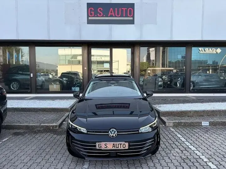 Volkswagen Passat Variant 2024 photo 2