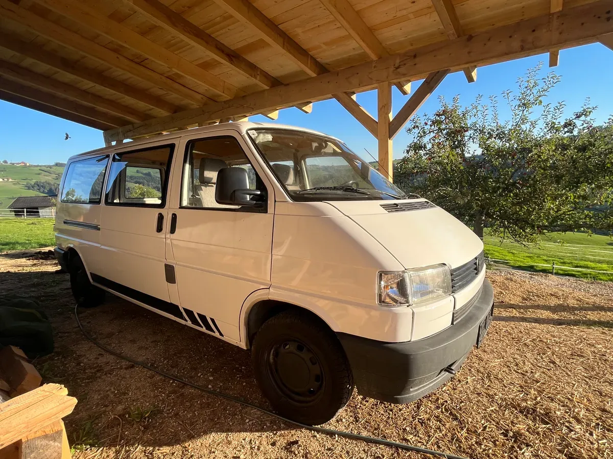 Volkswagen T4 1990 photo 2