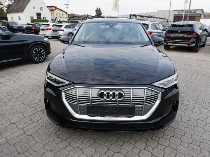 Audi E-Tron 2020 photo 2