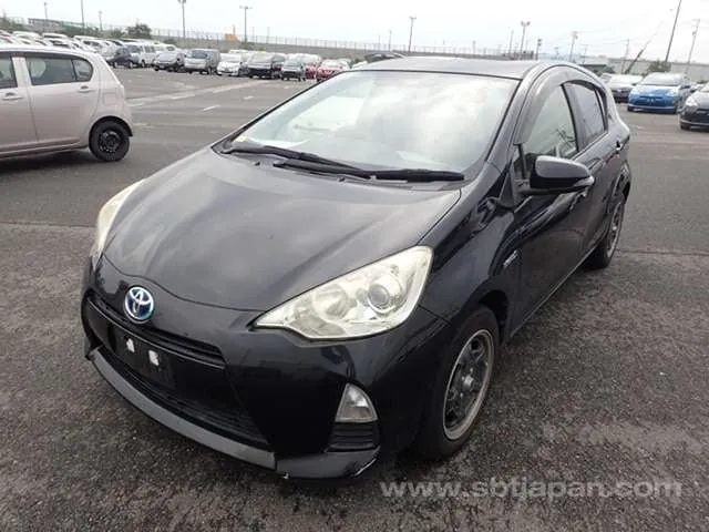 Toyota Aqua S 2014 photo 2