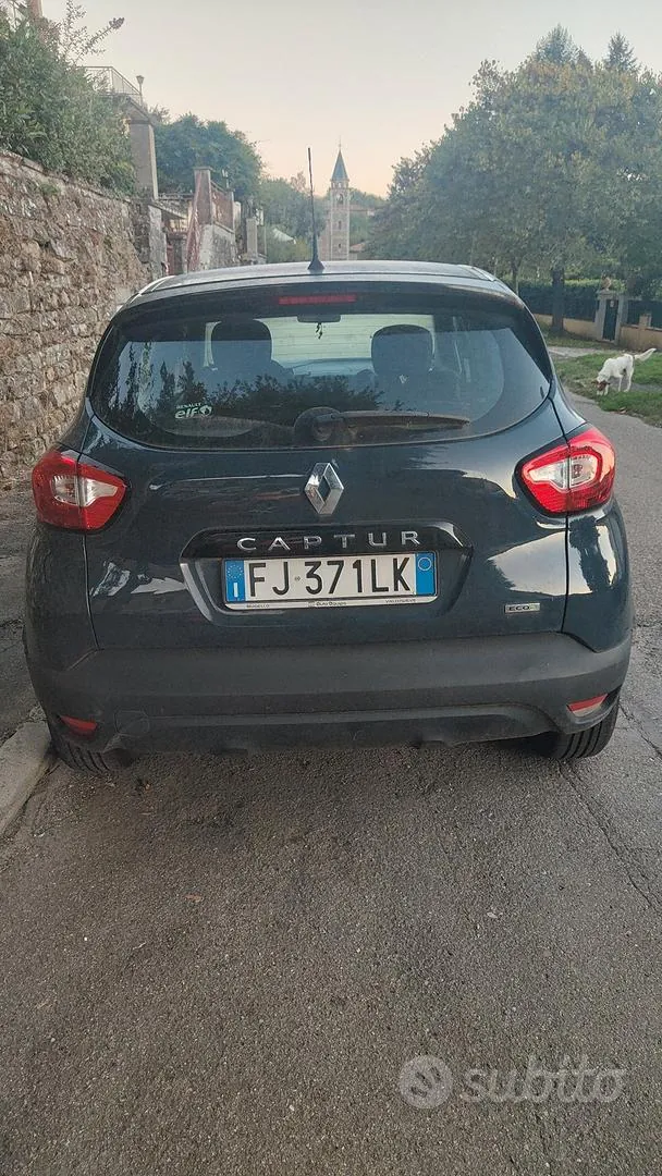 Renault Captur 2017 photo 2