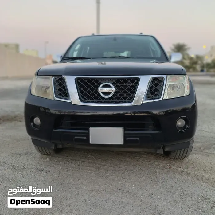 Nissan Pathfinder 2010 photo 2