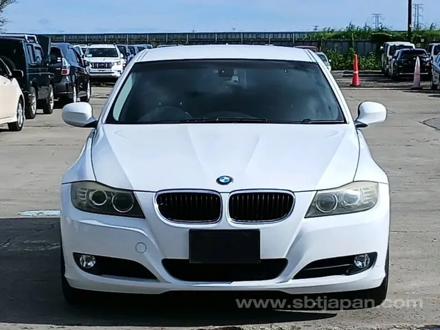 BMW 3 Series 2009 photo 2