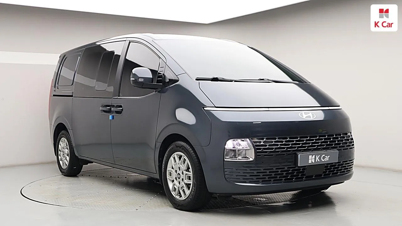 Hyundai Staria 2025 photo 3