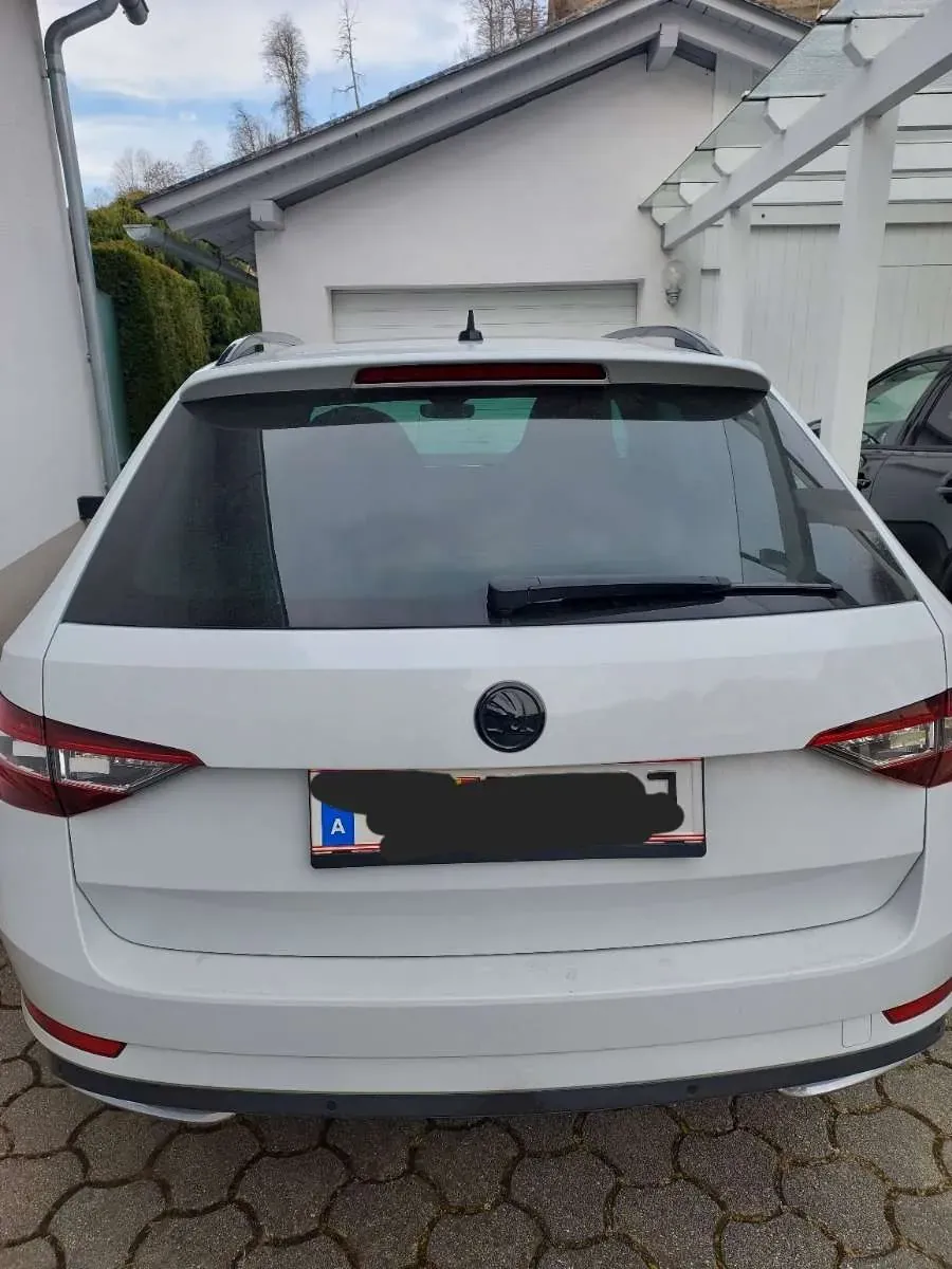 Skoda Superb 2018 photo 2