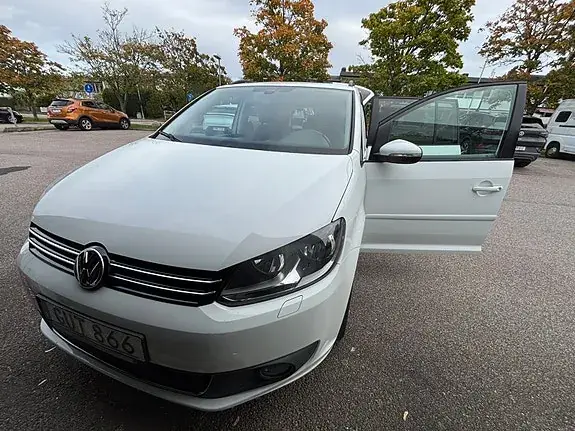 Volkswagen Touran 2015 photo 2