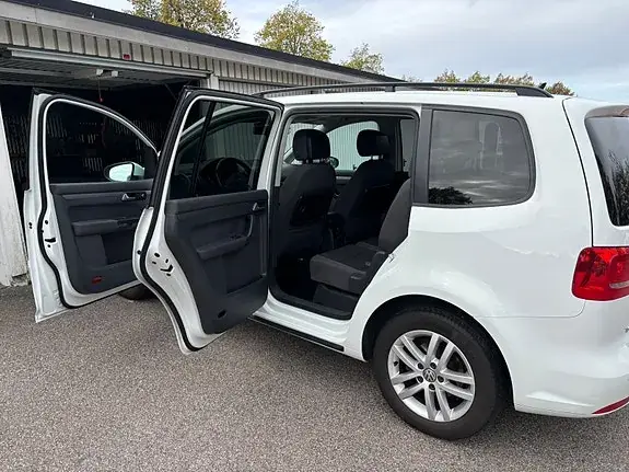 Volkswagen Touran 2015 photo 3